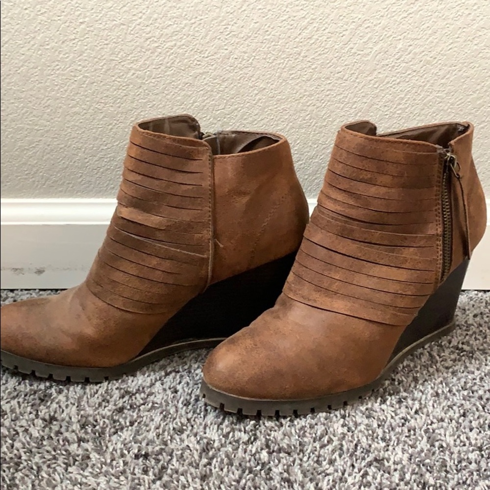 brown wedges